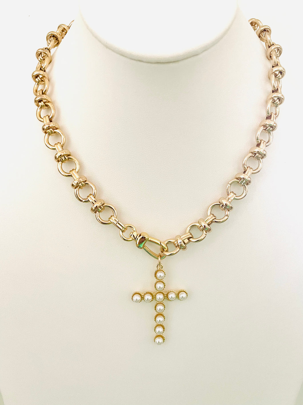 N686 Cross Necklace